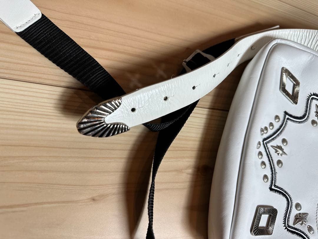 TOGA トーガプルラ　バッグ　ショルダーバッグ ボディバッグ　 スタッズ