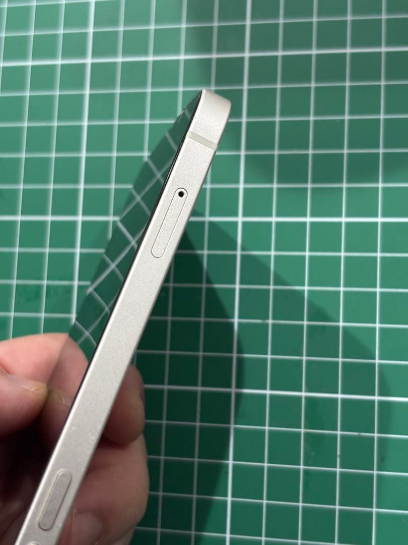 Apple iPhone 11 ホワイト SIMフリー　64GB 液晶新品