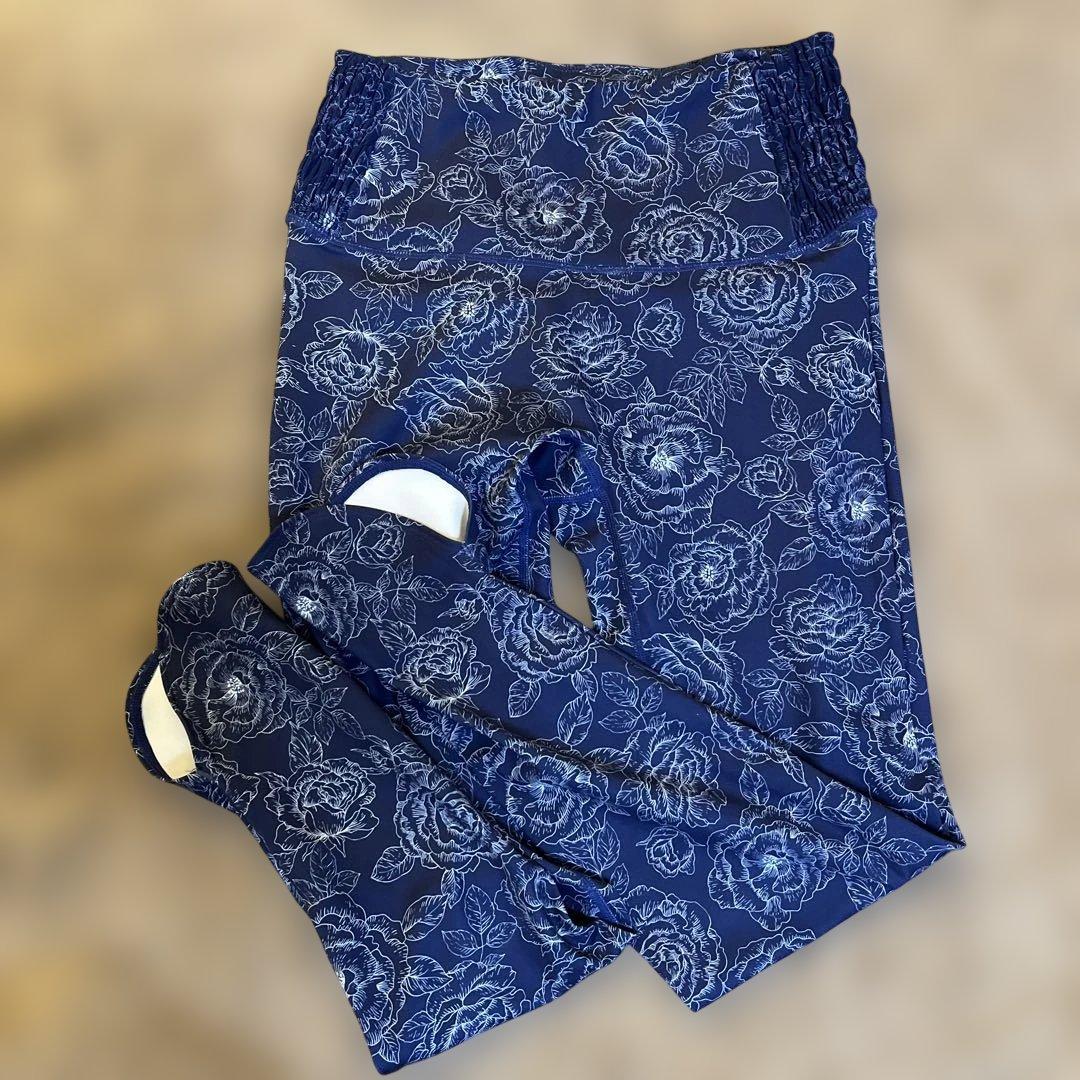 SUKALAスカーラ ブルーミングフラワーレギンス M ネイビー　未使用品