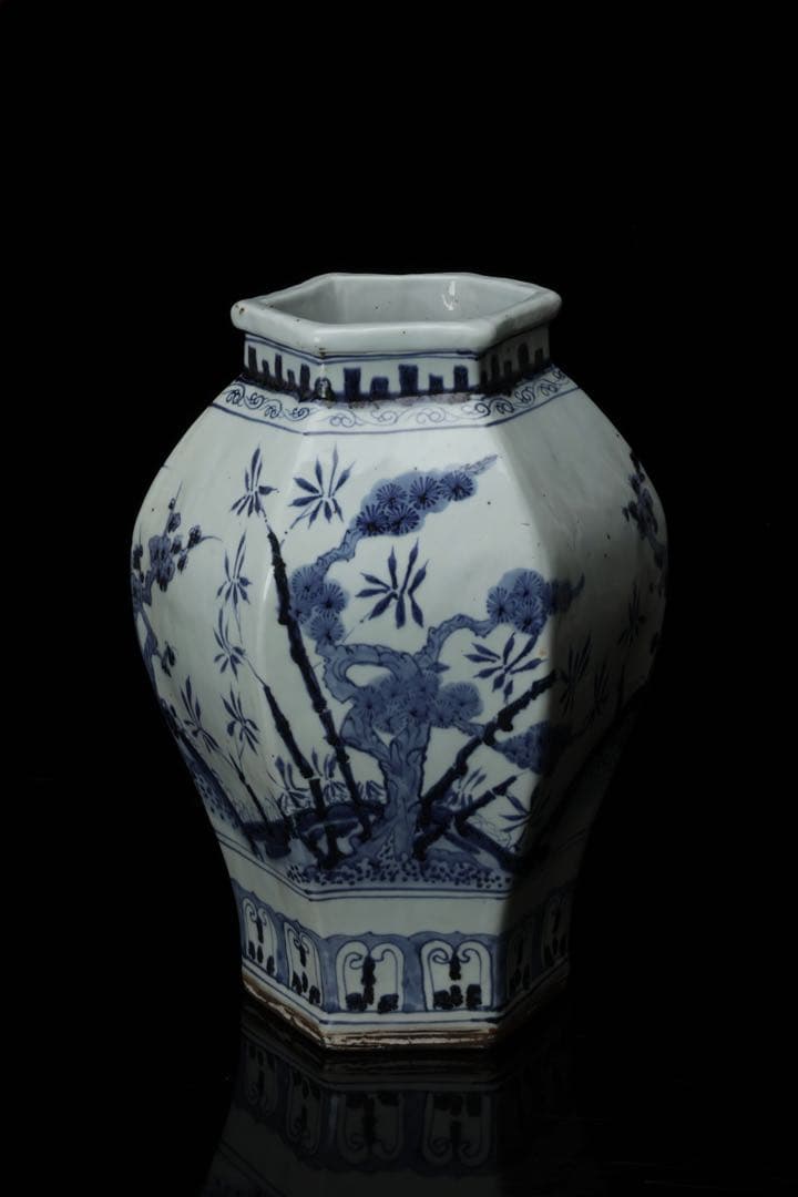 中国美術 中国古玩 大清乾隆年製銘 六角瓶 染付花瓶花 唐物 陶磁 壺 古美術品