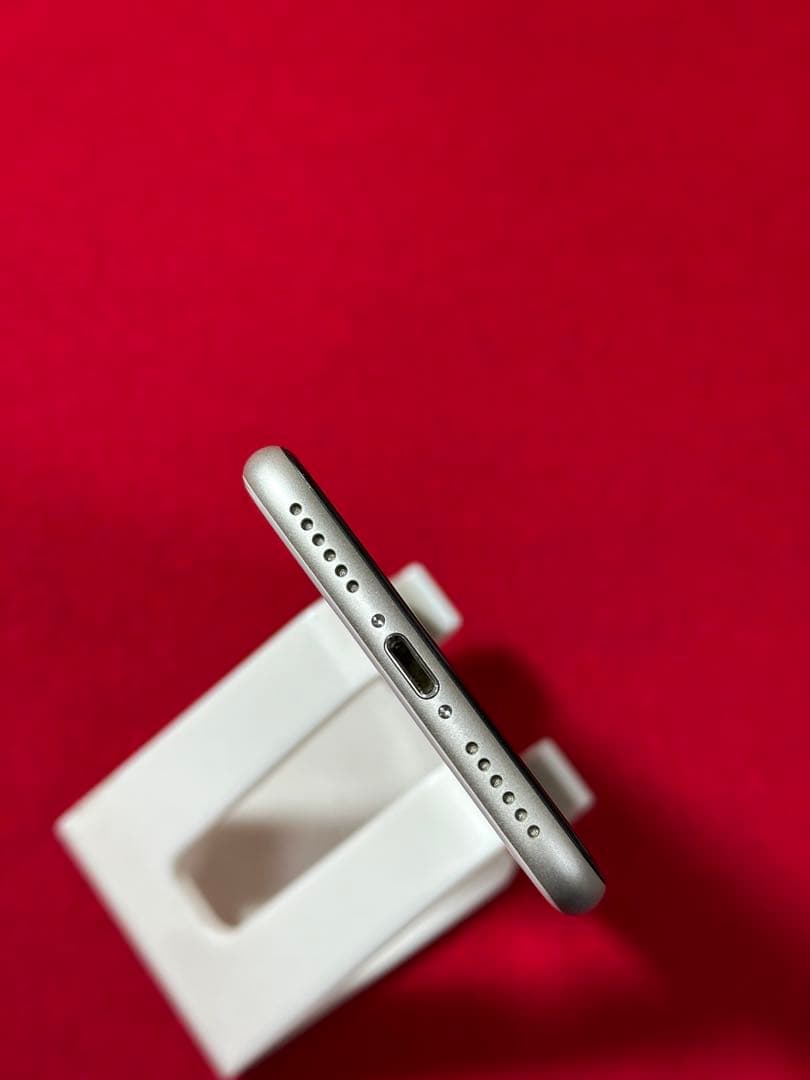 【1422】iPhone SE3第3世代スターライト 128GB simフリー