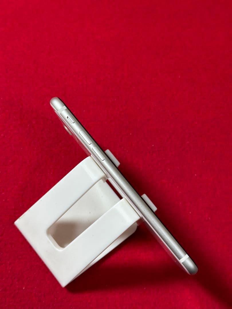 【1422】iPhone SE3第3世代スターライト 128GB simフリー