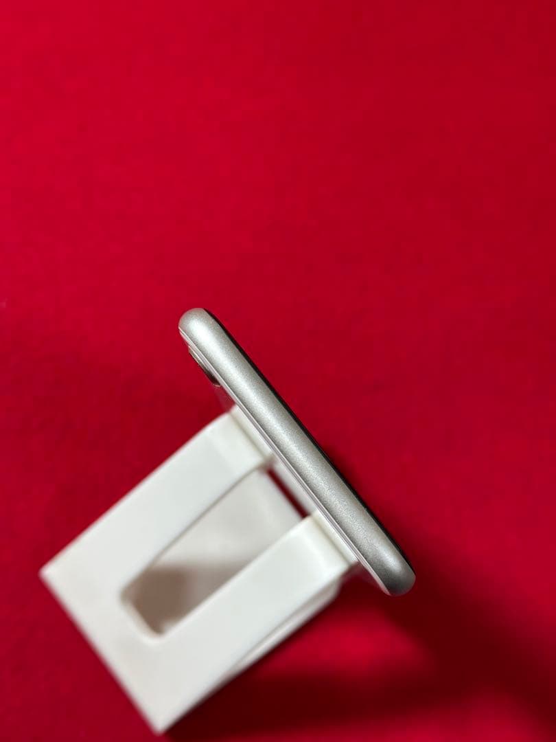 【1422】iPhone SE3第3世代スターライト 128GB simフリー