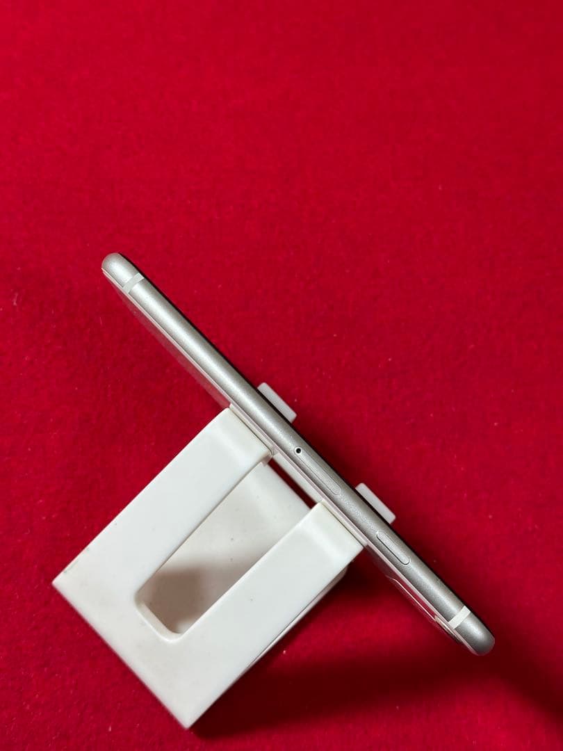 【1422】iPhone SE3第3世代スターライト 128GB simフリー