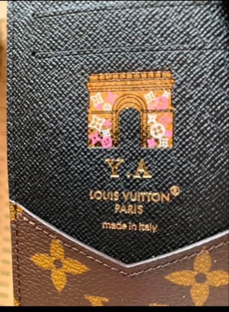 Louis Vuitton モノグラム 手帳型ケース(iPhone15pro)