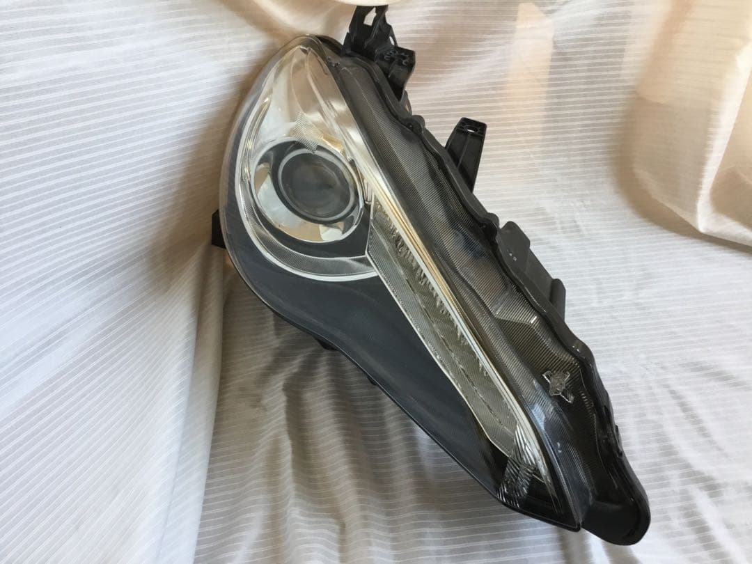 トヨタ　86　純正ヘッドライト左右SET　DBA-ZN6