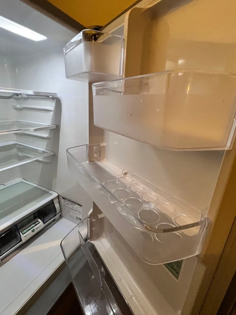 や*ち様 日立　3ドア　真ん中野菜室　冷蔵庫　自動製氷　R-K320FV 地域限