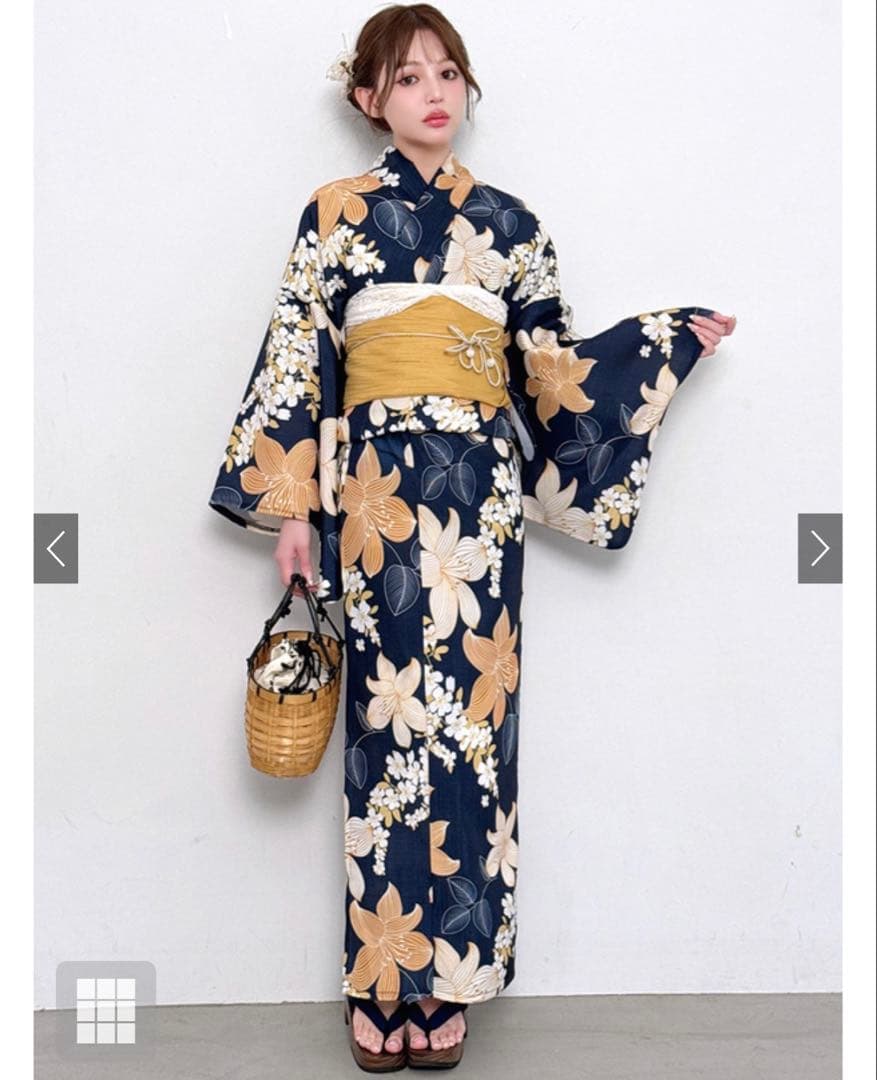 【美品】百合 花柄 浴衣