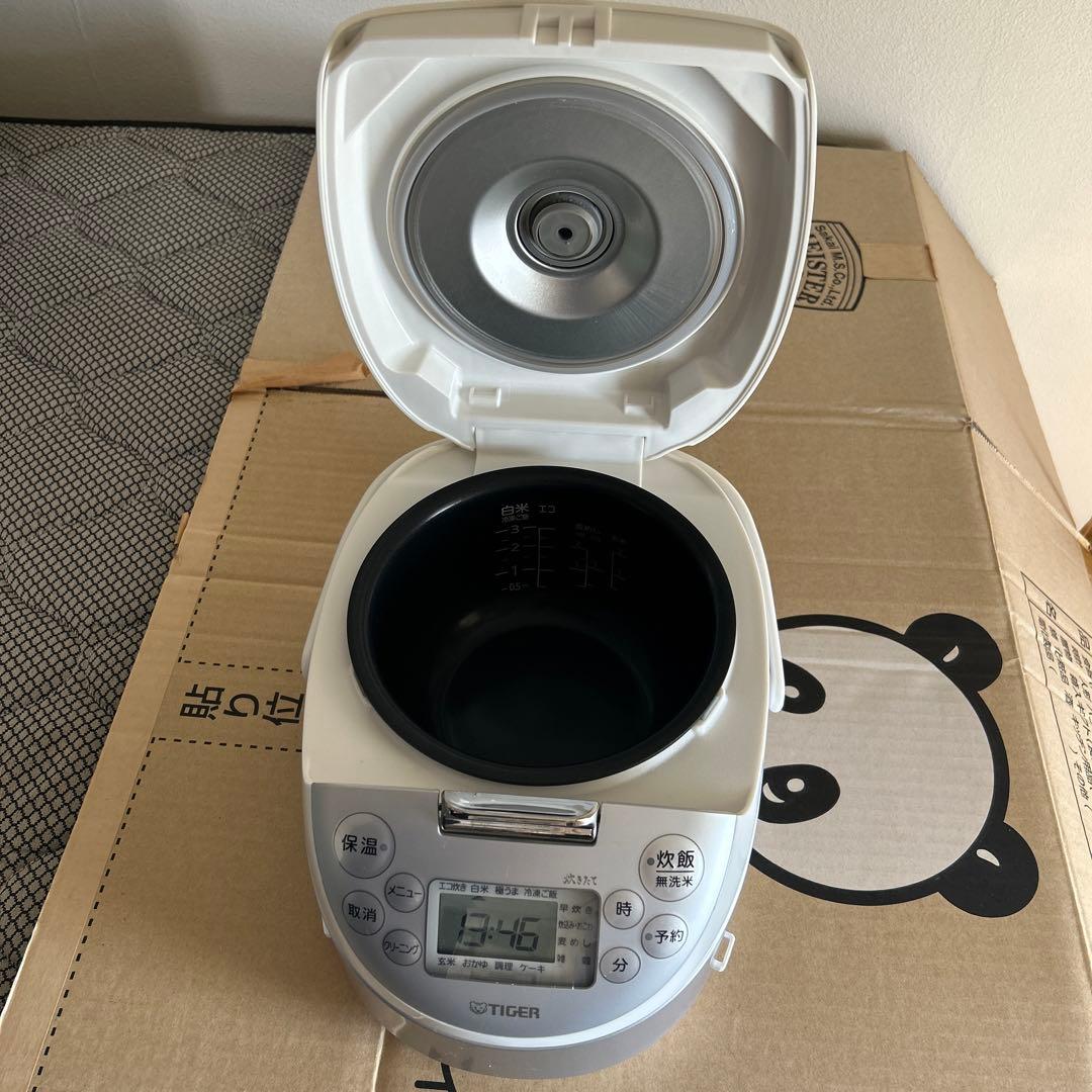 TIGER シルバー 炊飯器 デジタル表示