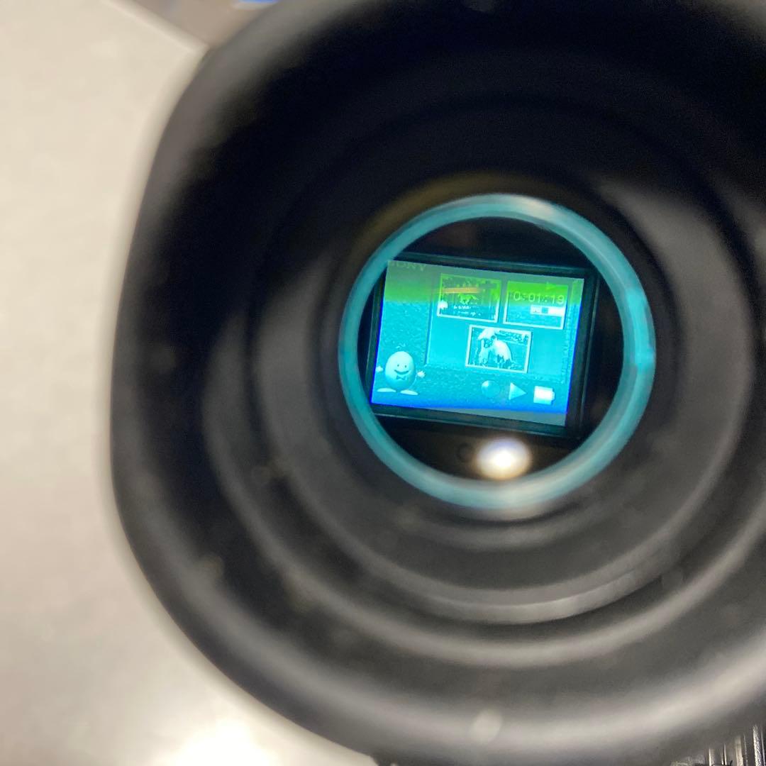 SONY Video8 ビデオカメラ　CCD-TR212 ①