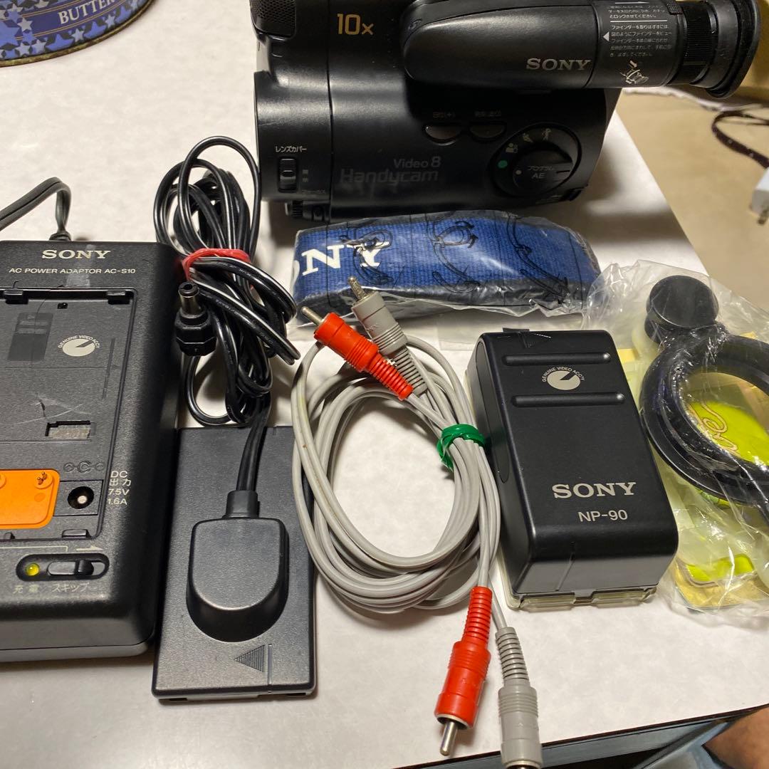 SONY Video8 ビデオカメラ　CCD-TR212 ①