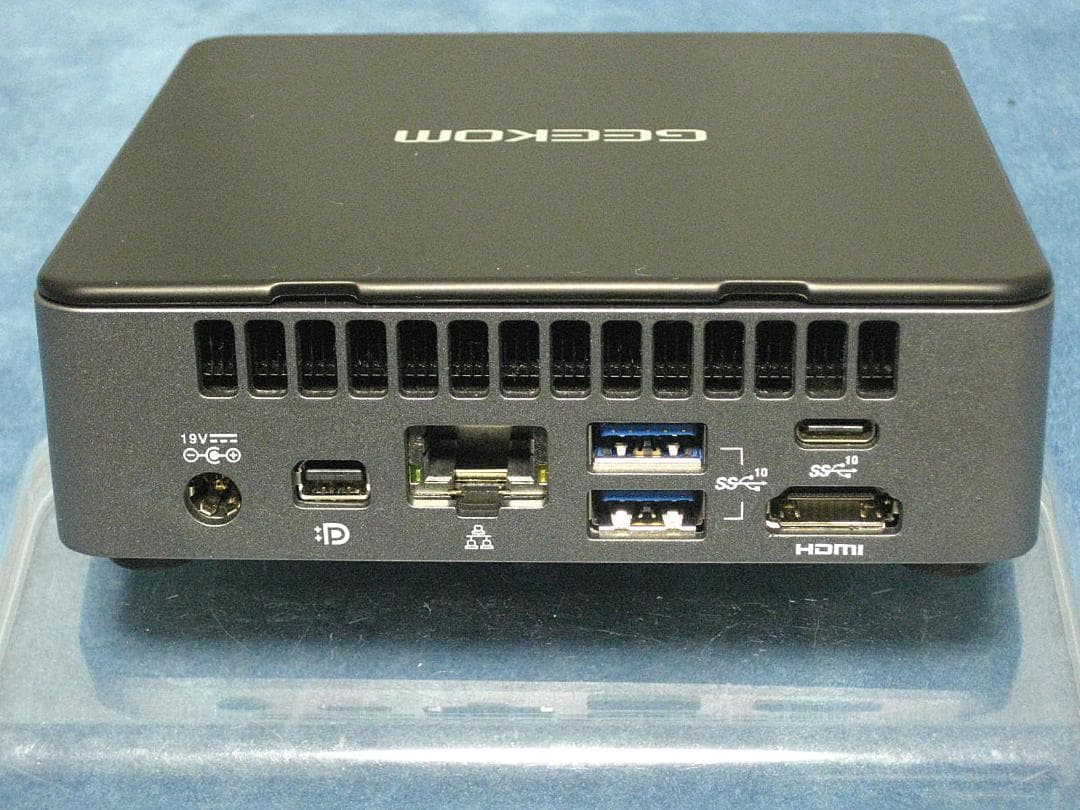 ★GEEKOM NUC Mini Air 12 ミニＰＣの中古美品
