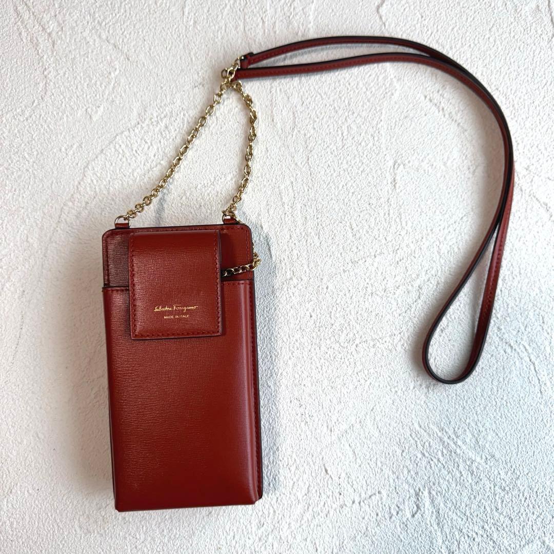 FERRAGAMO フェラガモ スマートフォンケース スマホショルダー 2way