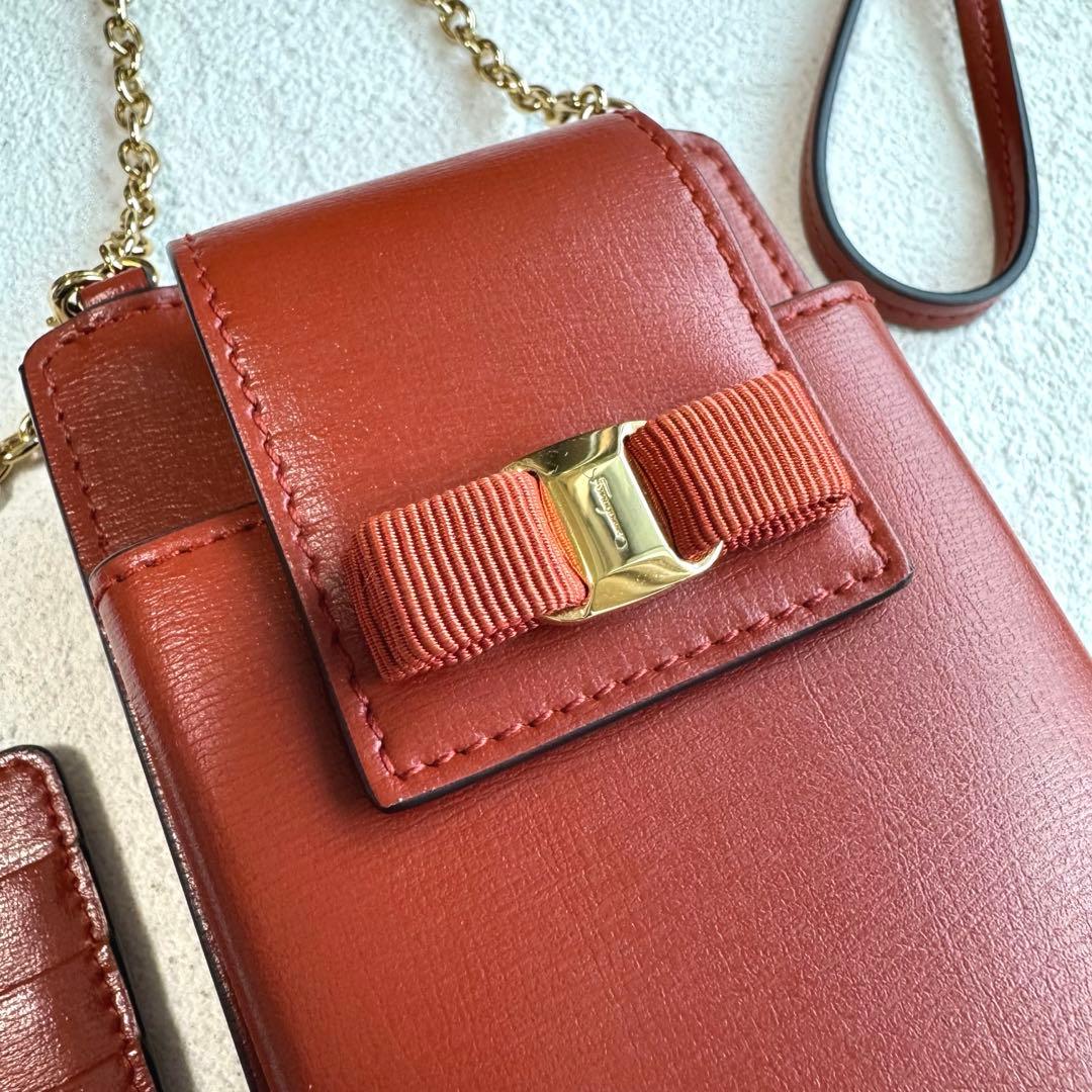 FERRAGAMO フェラガモ スマートフォンケース スマホショルダー 2way