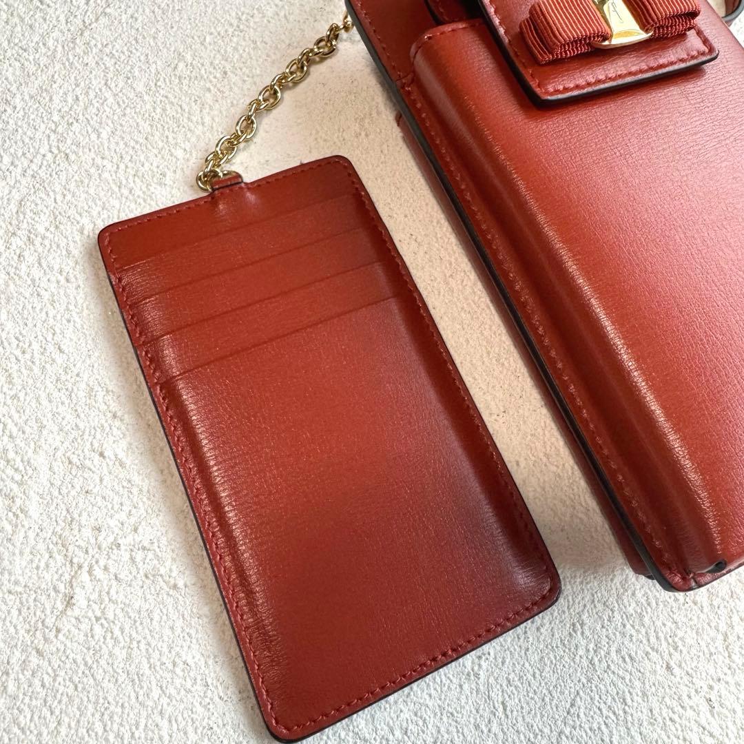 FERRAGAMO フェラガモ スマートフォンケース スマホショルダー 2way