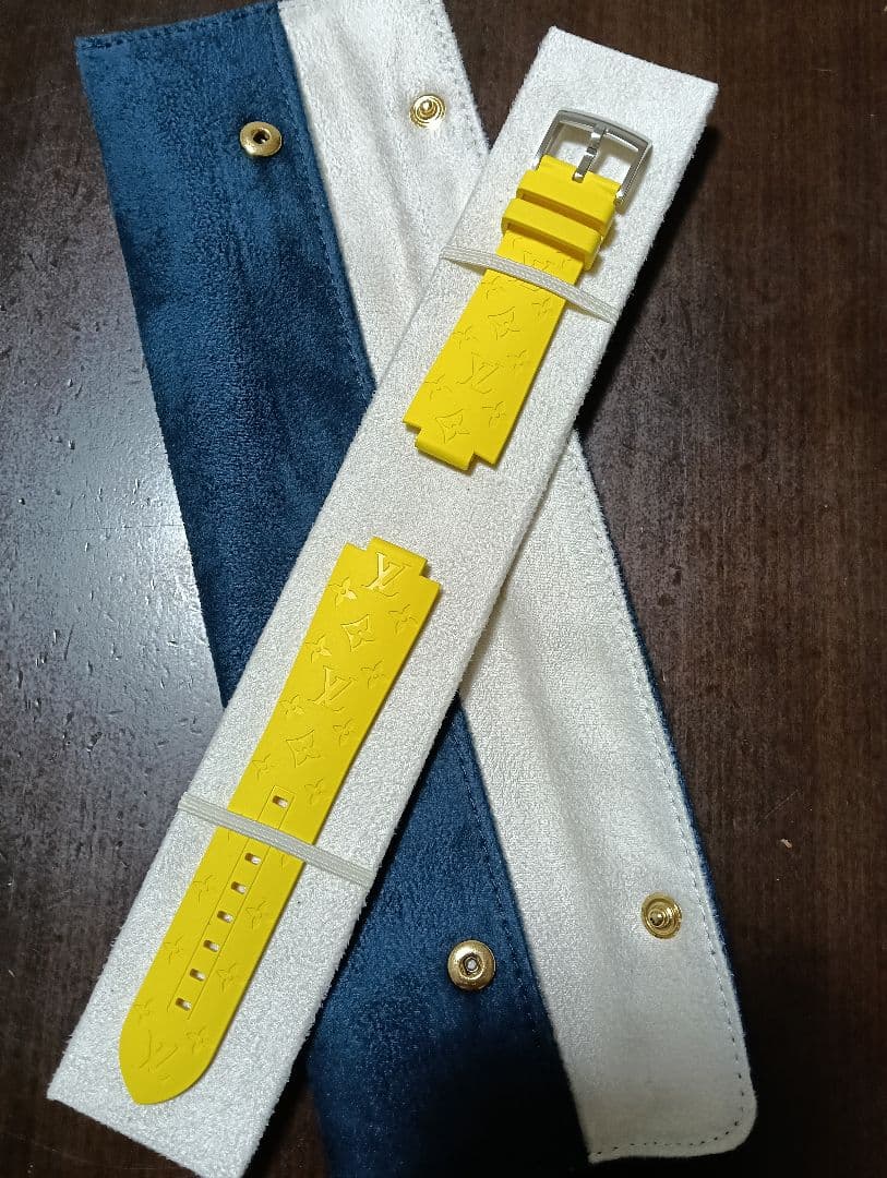 【特】タンブール モノグラム ラバー ストラップ L