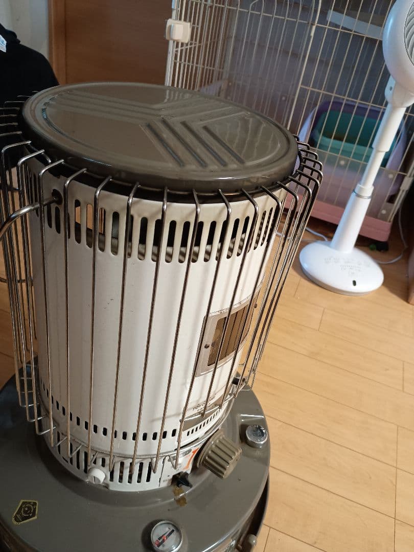 トヨトミ KS-52A 石油ストーブ ホワイトクリーン