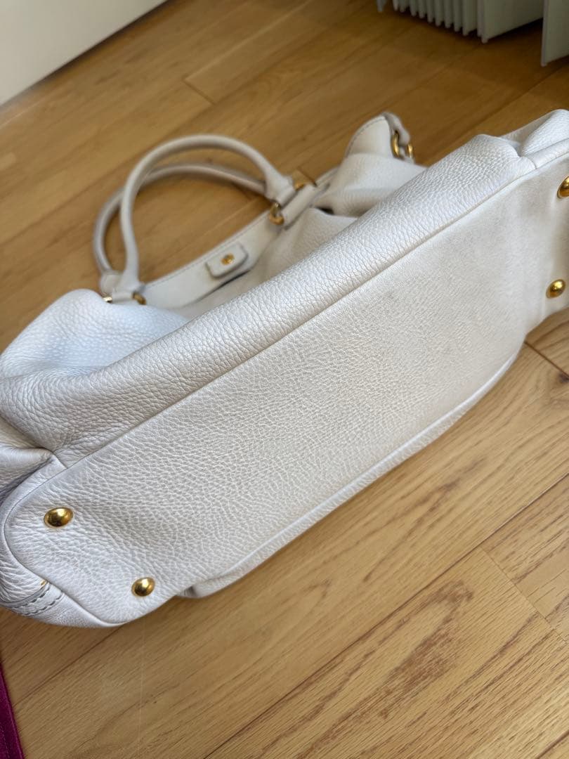 miu miu ホワイトレザー トートバッグ