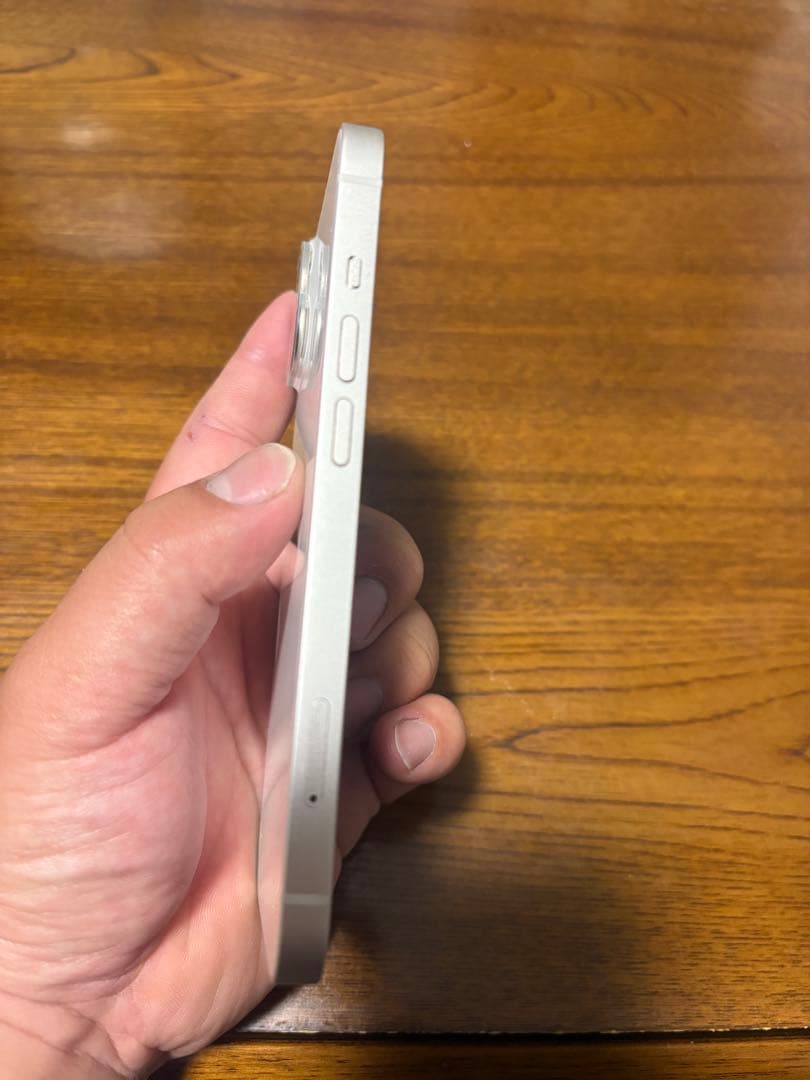 Apple iPhone 13 ホワイト 本体　128GB バッテリー100%