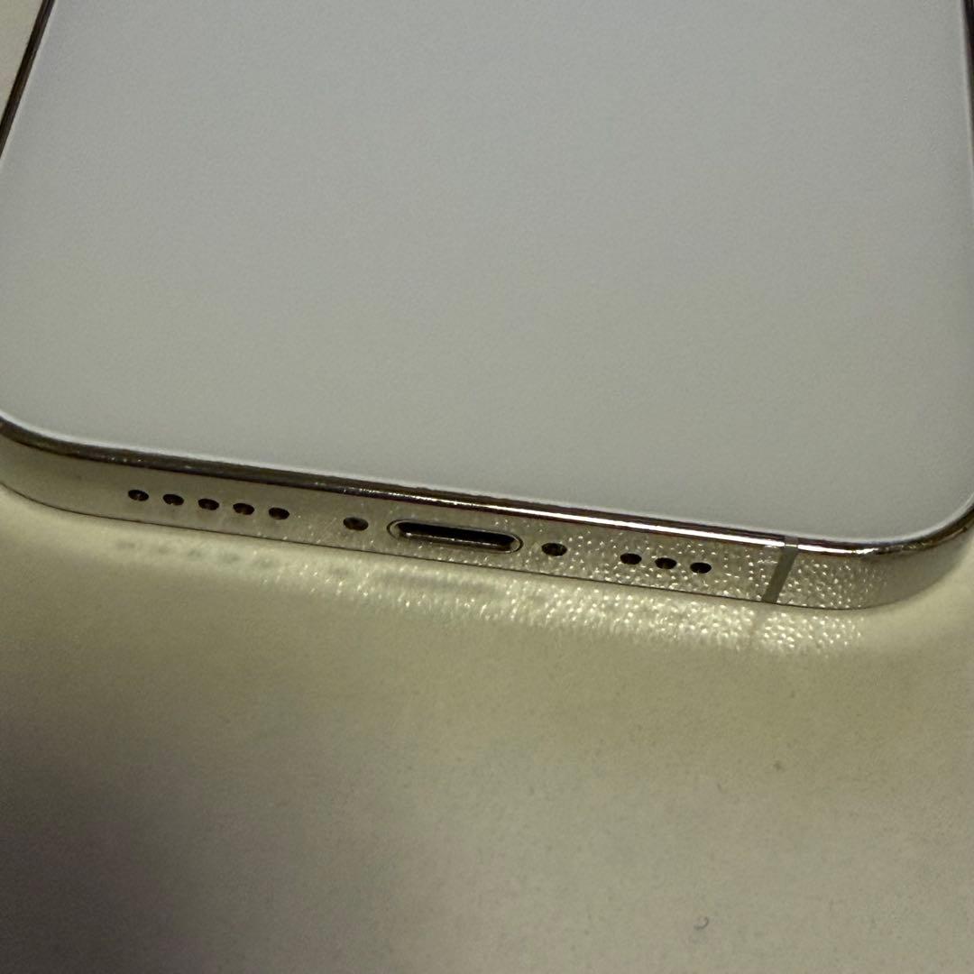 メ*ン様 【超美品】Apple iPhone 13 Pro 256GB シルバー