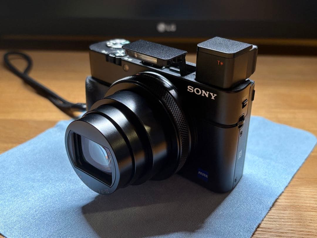 SONY Cyber−Shot RX DSC-RX100M6