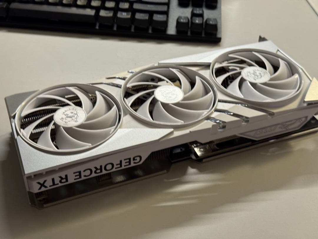 MSI GeForce RTX 4070 Ti Super ホワイト