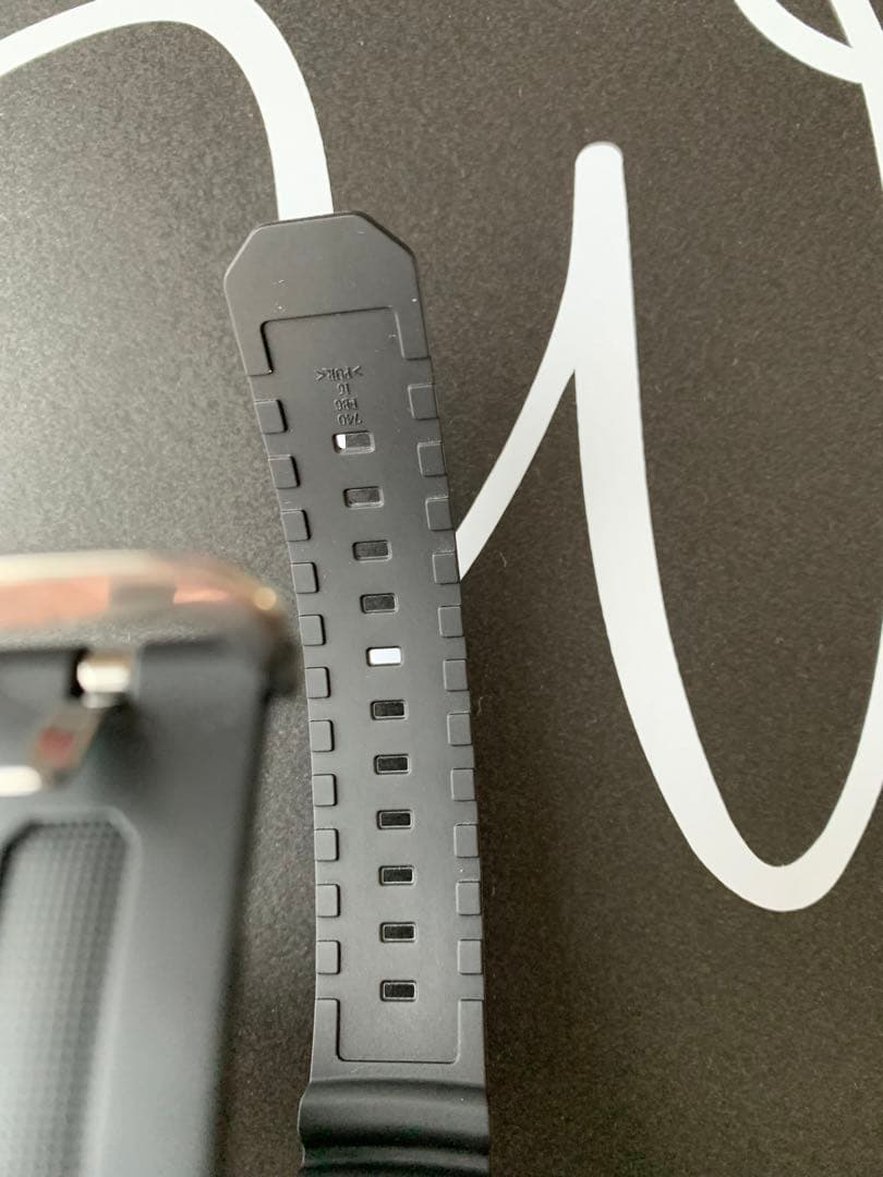 【新品・未使用】定価3万円 G-SHOCK AWG-M100 電波ソーラー