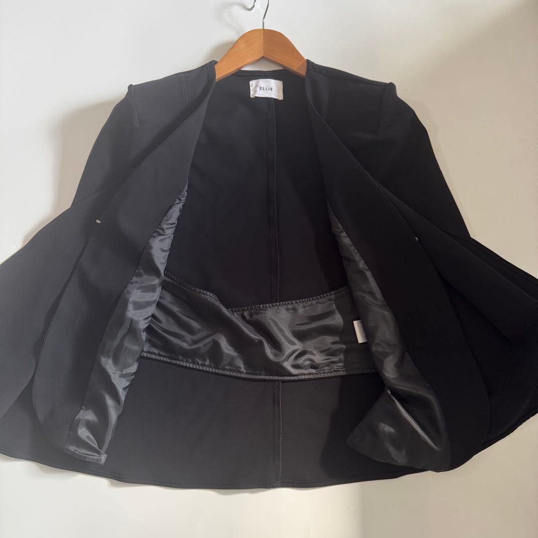 極美品　エリー　ELLIE　ケープジャケット　ブラック　テーラードジャケット