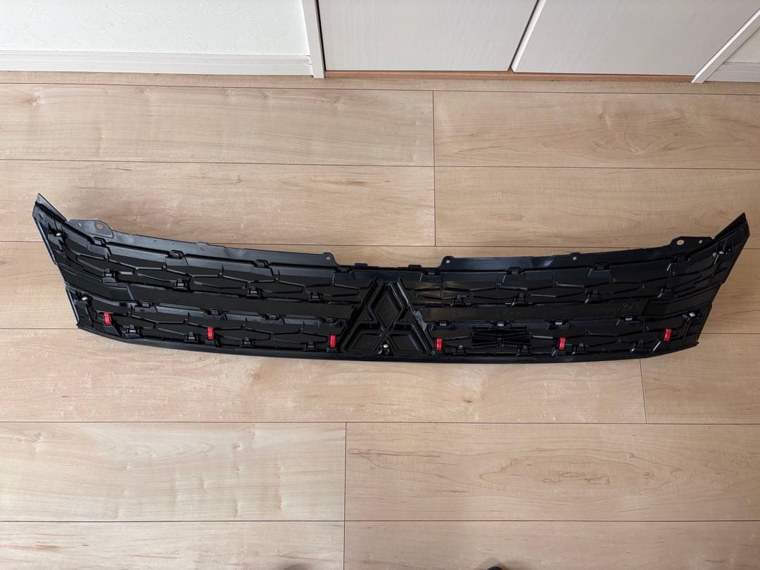 三菱 デリカd5 フロントグリル ブラック