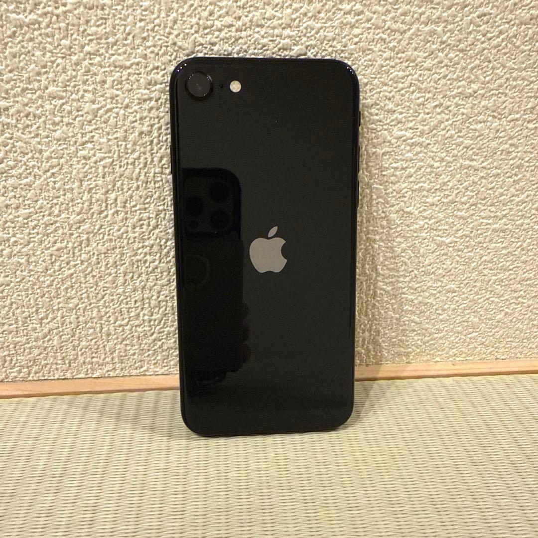 Apple iPhone SE第二世代　ブラック 64GB 電池82%