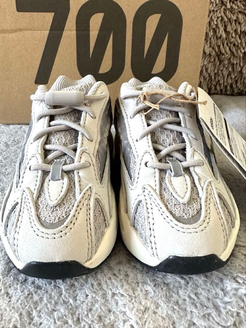 【新品未着用】YEEZY BOOST 700 V2 INFANT 14.0cm