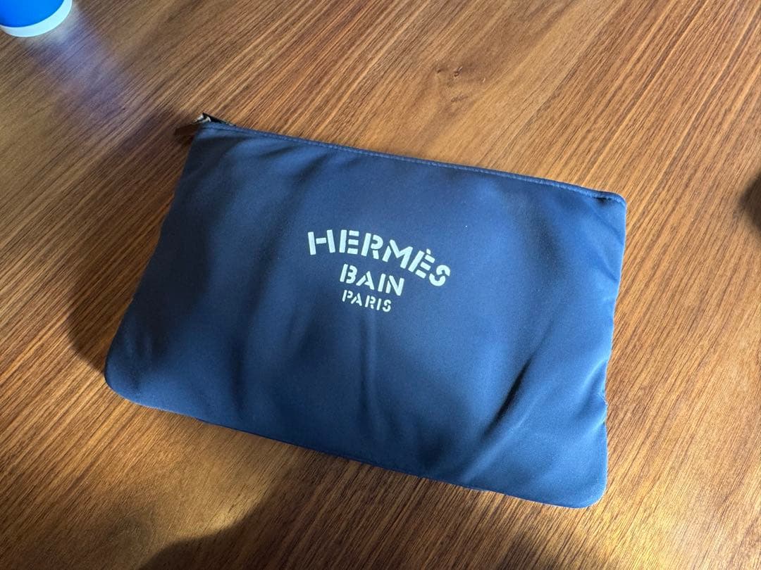 HERMÈS Bain ネイビー ポーチ