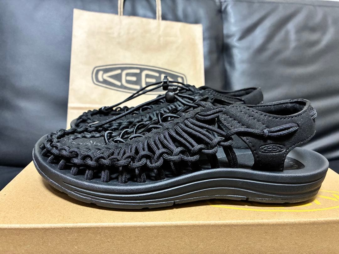 KEEN　ユニーク　サンダル　ブラック
