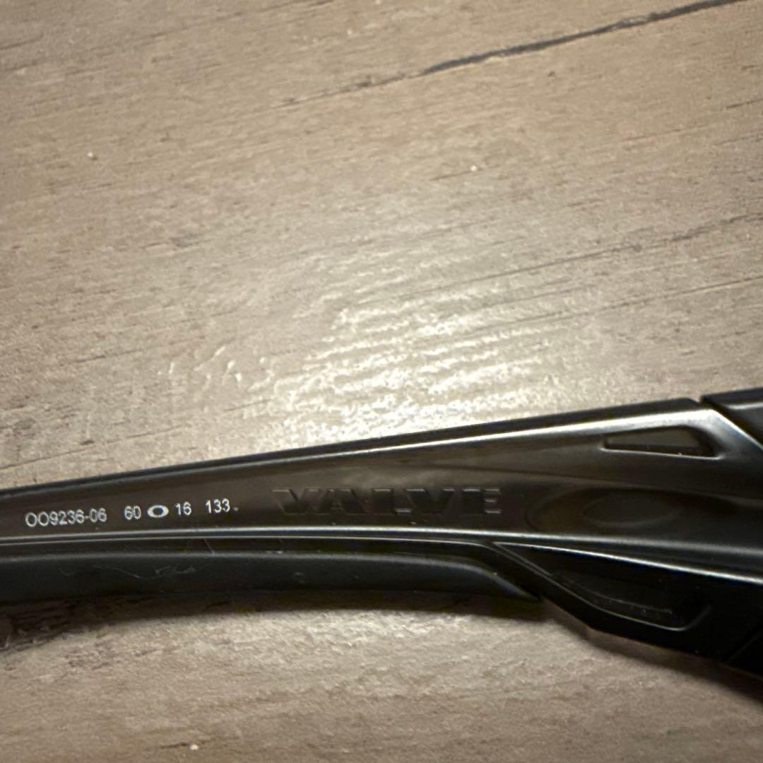 Oakley VALVE OO9238-06 サングラス