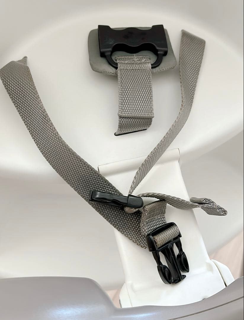 【美品！】ベビービョルン ハイチェア (ハーネス付) ホワイト/グレー 希少色