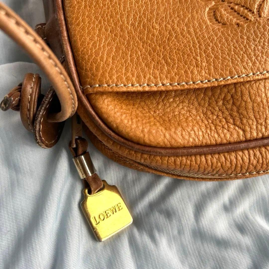 ロエベ　ショルダーバッグ　キャメル色
