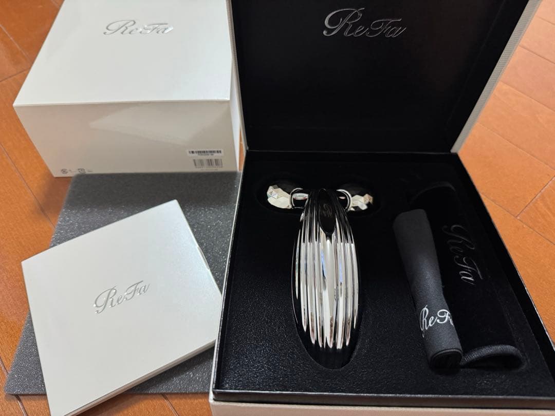 【新品未使用】正規品　ReFa 美顔器 カラットレイRF-PC2019B