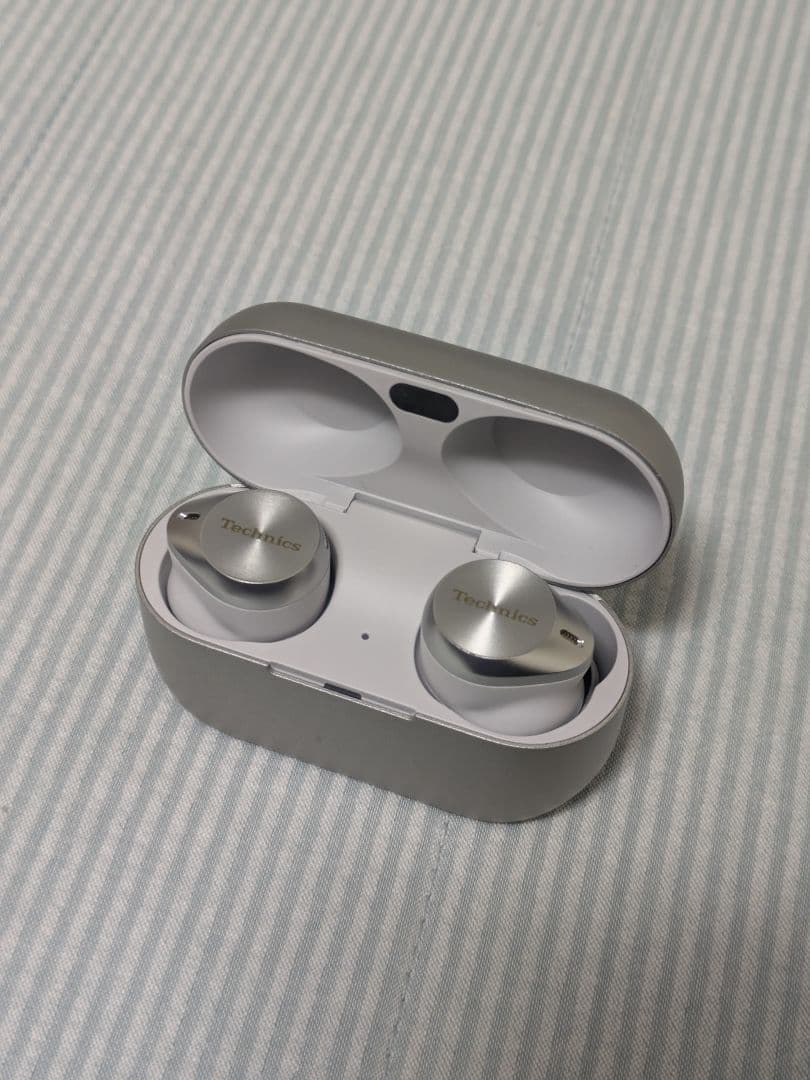 極美品 Technics AZ80 ワイヤレスイヤホン シルバー