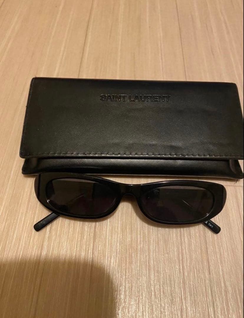 SAINT LAURENT ブラックサングラス ケース付き　常田大希着用