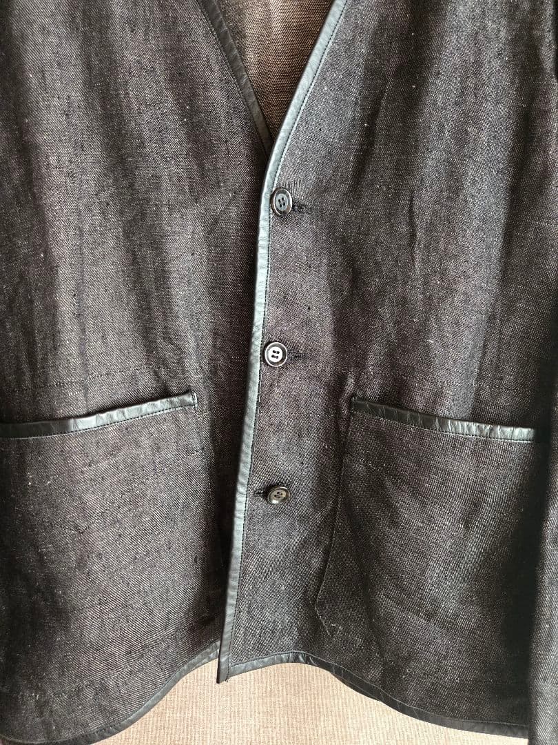 la favola リネンレザー ノーカラー パイピングブルゾン カーディガン