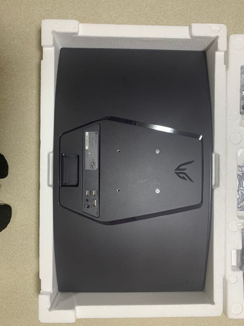 UltraGear 32GS60QC 32インチ QHD モニター