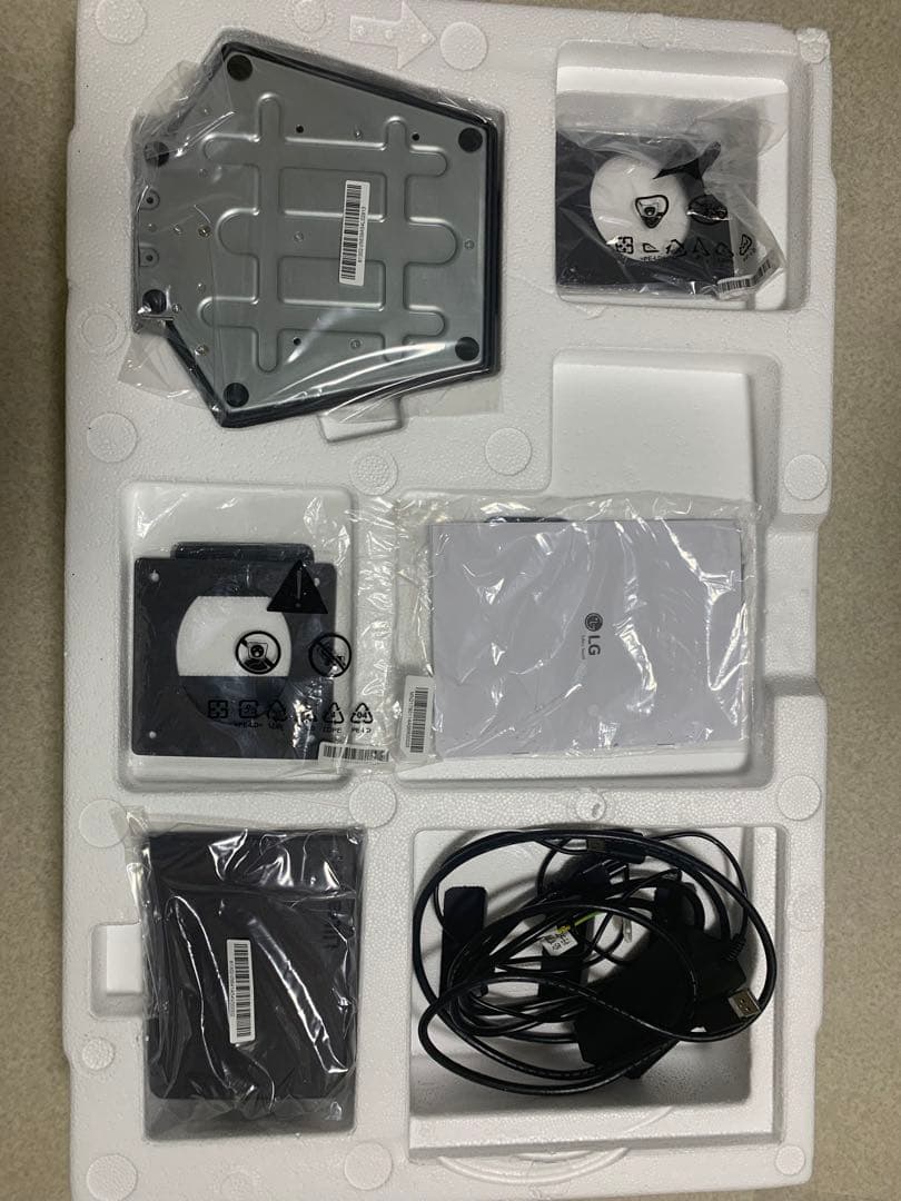 UltraGear 32GS60QC 32インチ QHD モニター