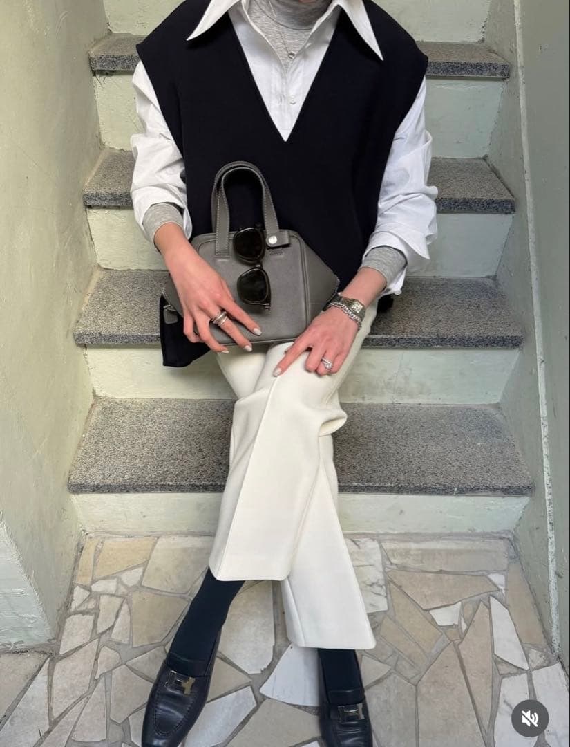 yonfa 新品未使用タグ付き　ボクシークロップドシャツ