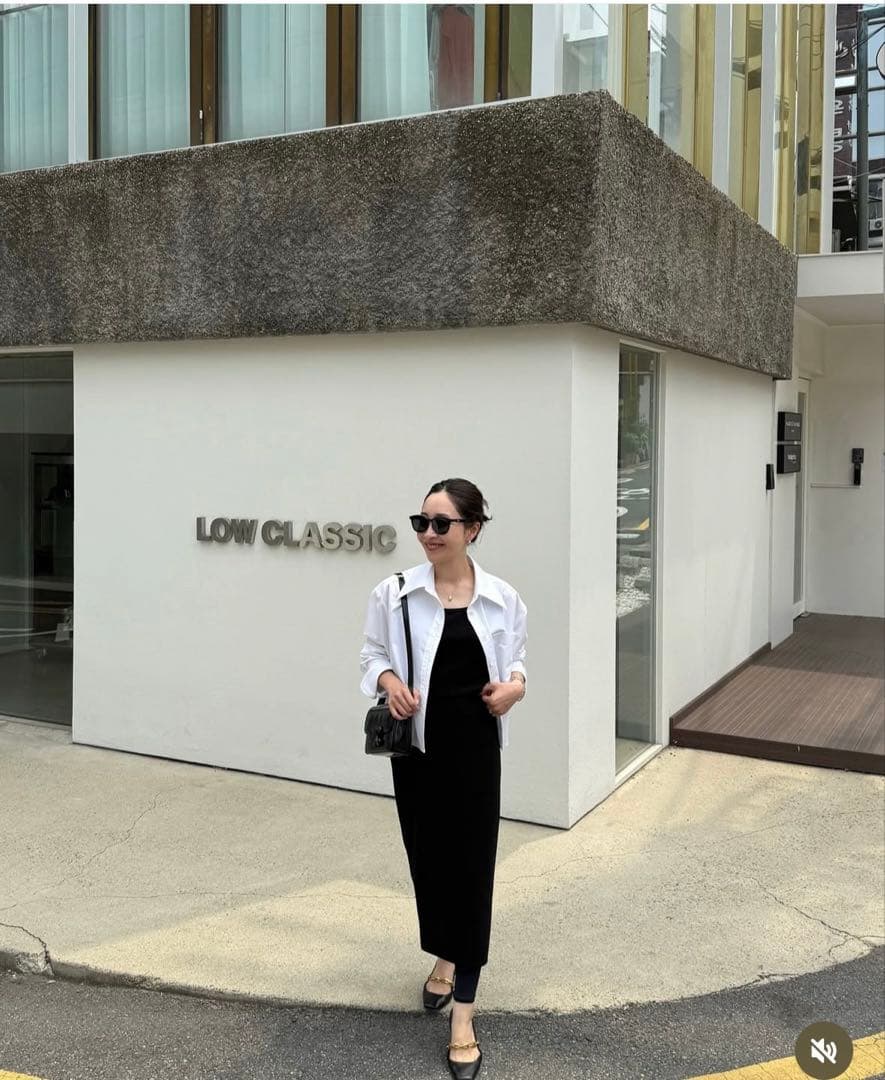 yonfa 新品未使用タグ付き　ボクシークロップドシャツ