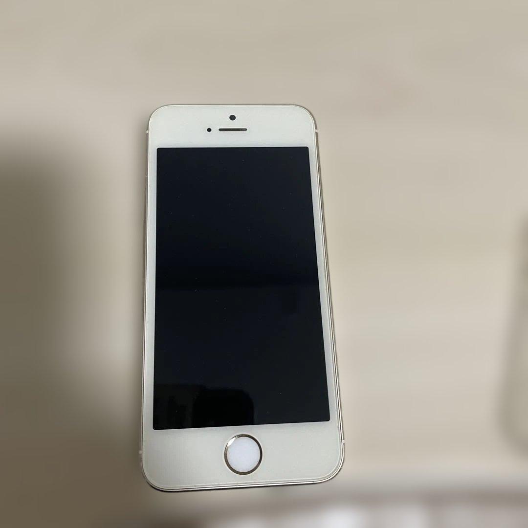 iPhone4s充電器がないので電源入るかわかりません。ジャンク品で出品です