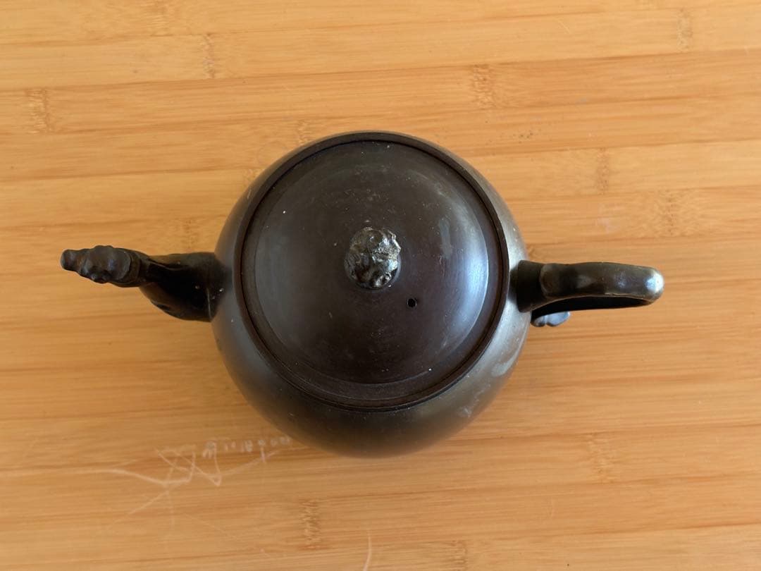 ドラゴン注ぎ口の銅製ティーポット