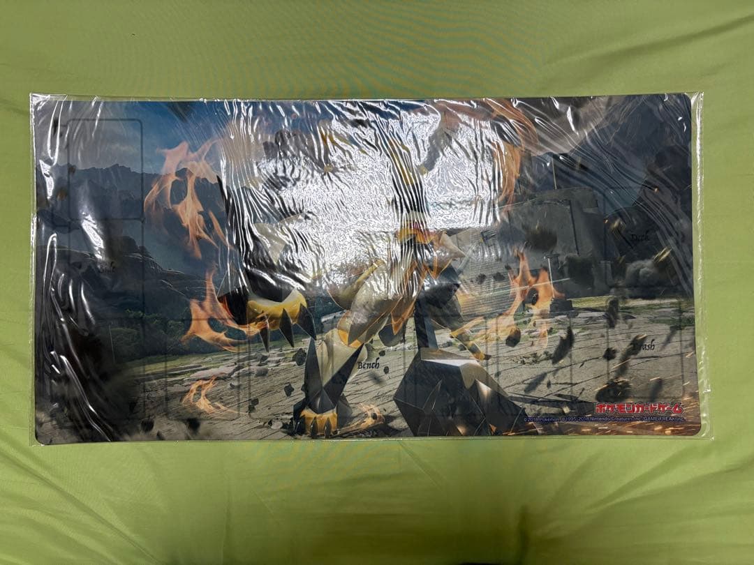 ポケモンカード　プレイマット　ソルガレオ