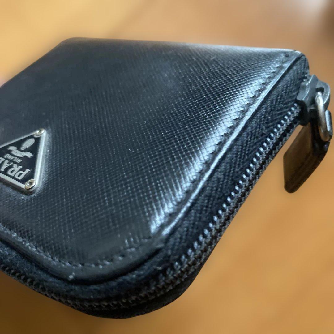 PRADA ブラック 二つ折り財布 ケース