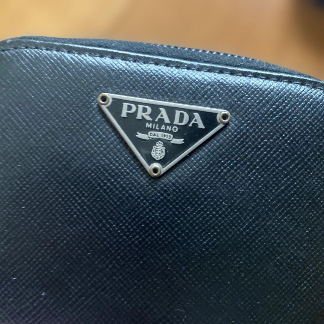 PRADA ブラック 二つ折り財布 ケース
