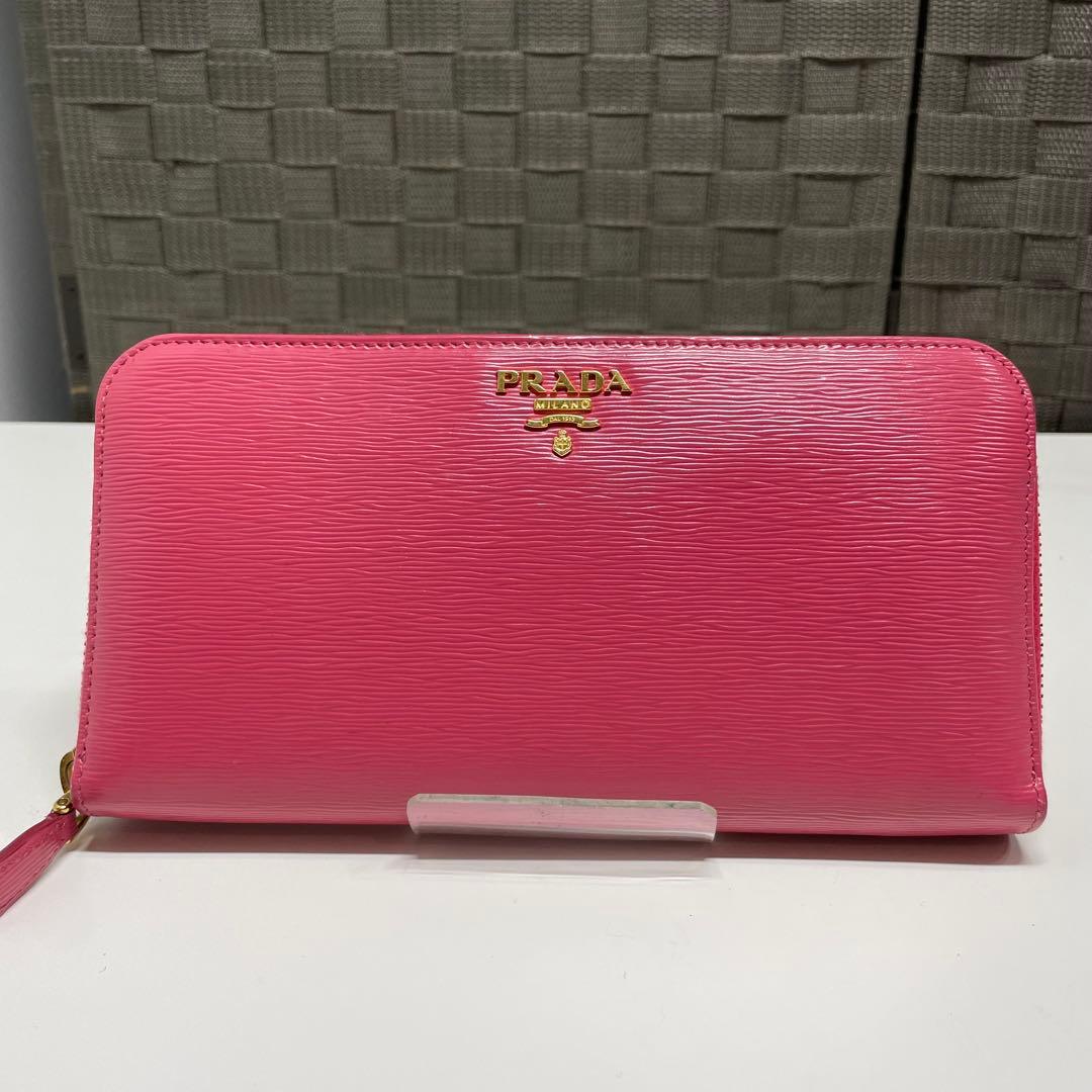 ヴ*ン様 PRADA ピンク エピレザー 長財布